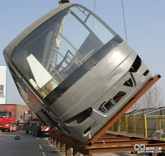 圖5 左側輪胎臨界懸空車輛狀態(tài).png